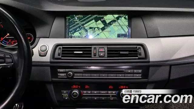 BMW 5-Series F10, 2013 — фото 18