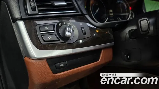 BMW 5-Series F10, 2013 — фото 14