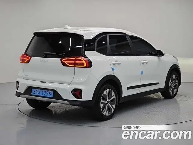 Kia Niro Plus, 2022 — фото 4