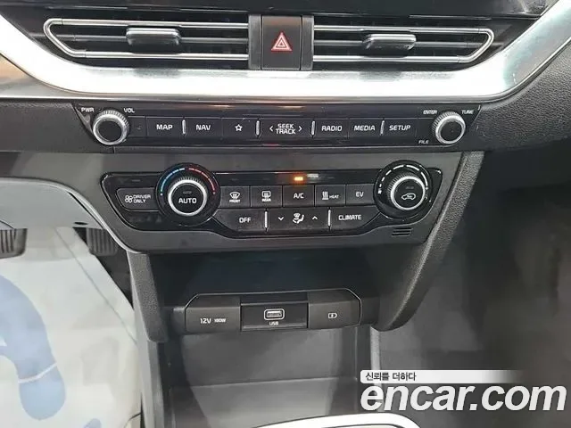 Kia Niro Plus, 2022 — фото 10