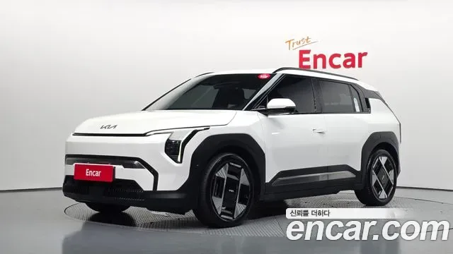 Kia Ev3, 2024 — внешний вид автомобиля