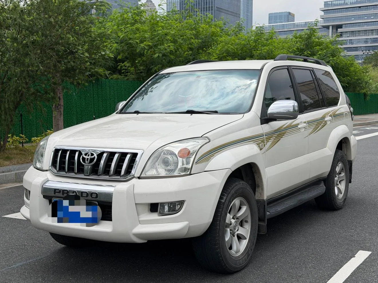 Toyota Prado (imported)