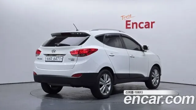 Hyundai Tucson ix, 2012 — фото 2