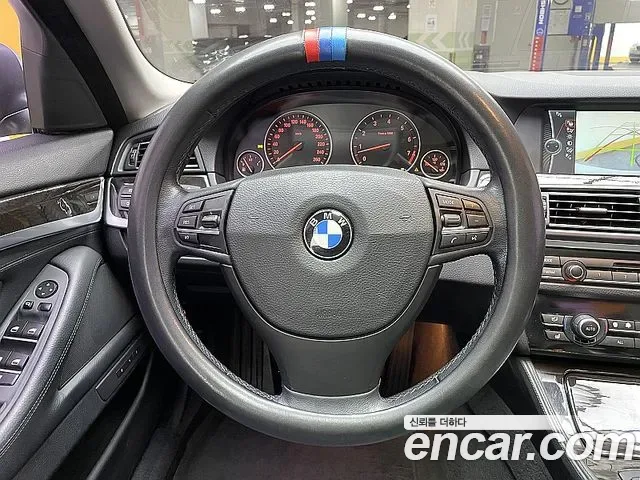 BMW 5-Series F10, 2010 — фото 11