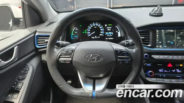 Hyundai Ioniq Ionic Hybrid, 2016 — фото 14