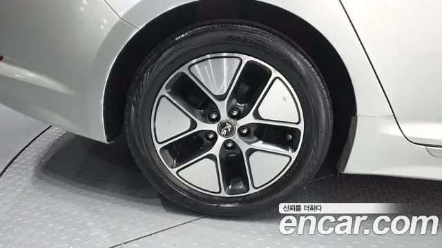 Kia K5 Hybrid, 2011 — фото 22