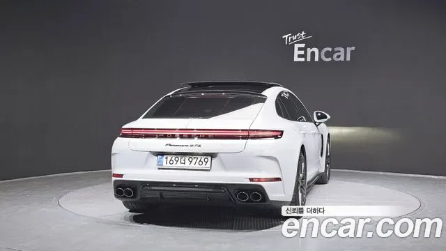 Porsche Panamera 976, 2025 — фото 4