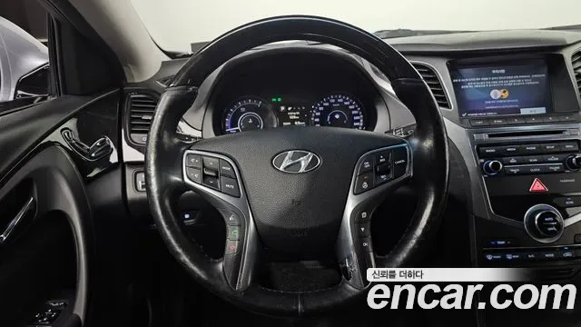 Hyundai Grandeur HG Hybrid, 2016 — фото 13