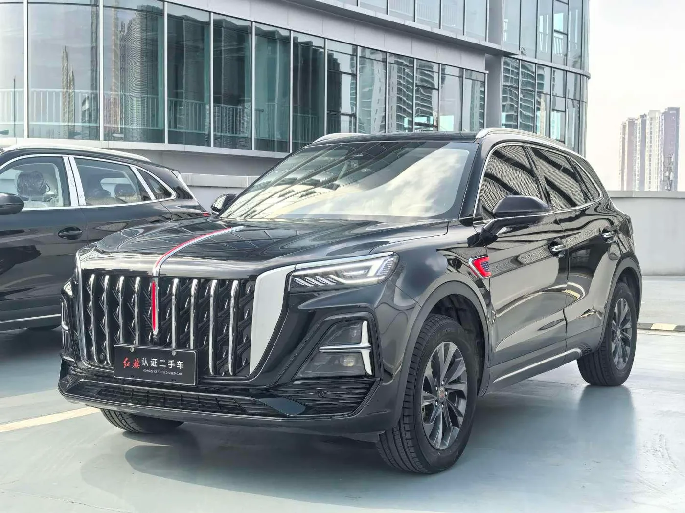 Hongqi HS5