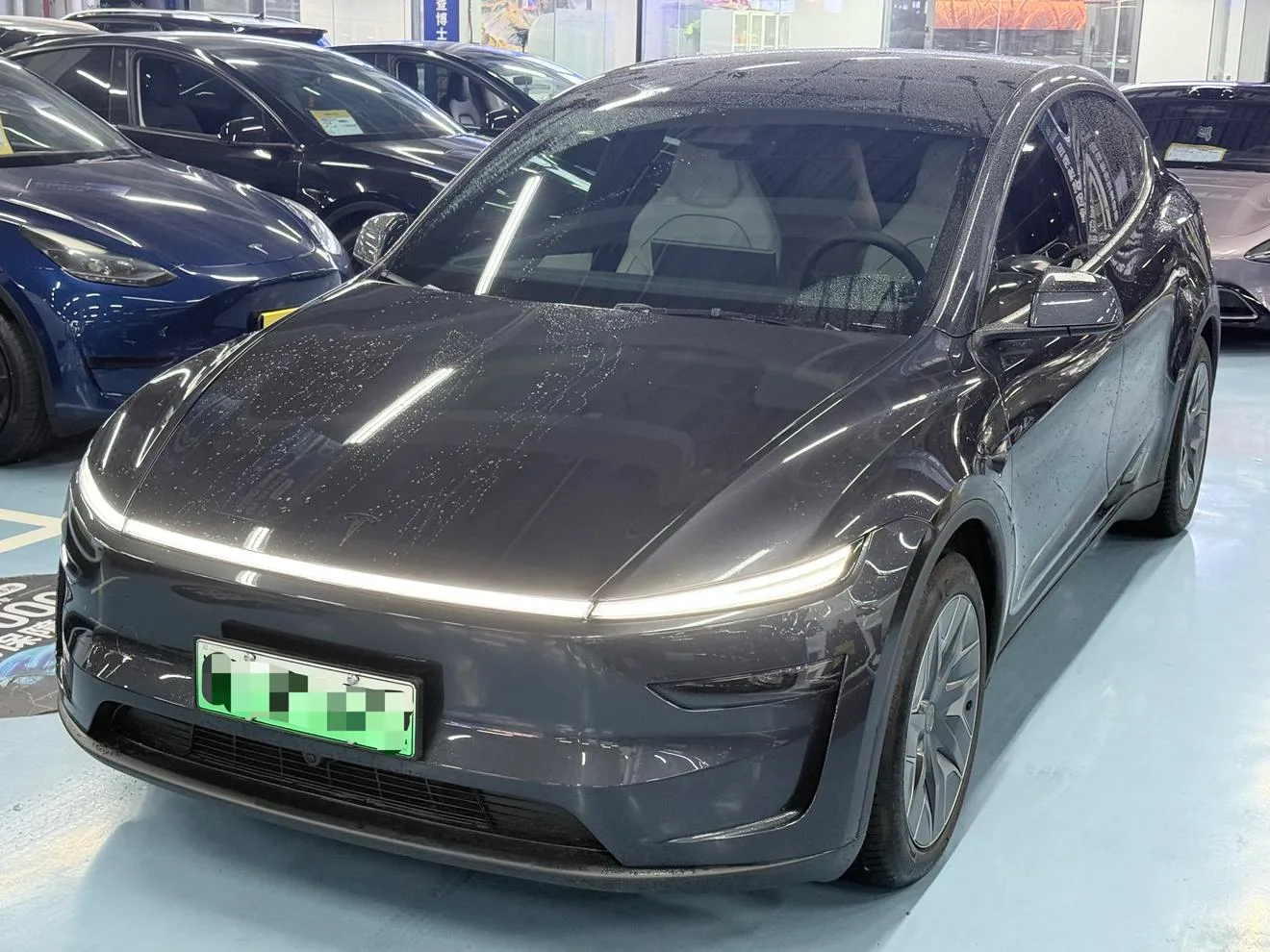 Tesla Model Y L