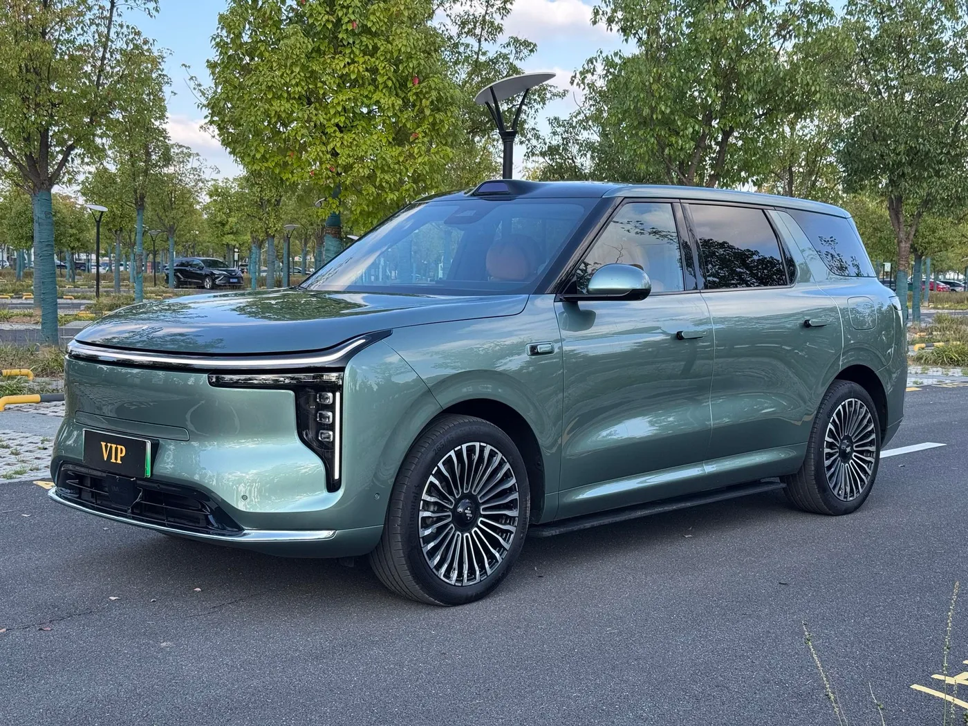 Zhiji Automobile Zhiji LS8, 2026 — внешний вид автомобиля