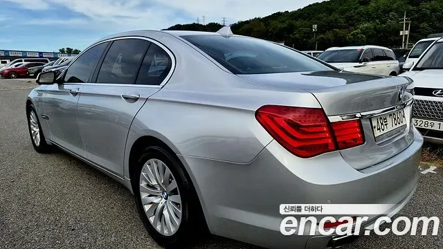 BMW 7-Series F01, 2010 — фото 20