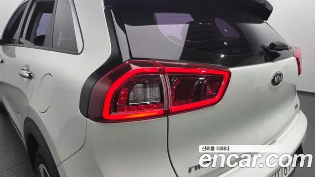 Kia Niro, 2016 — фото 23