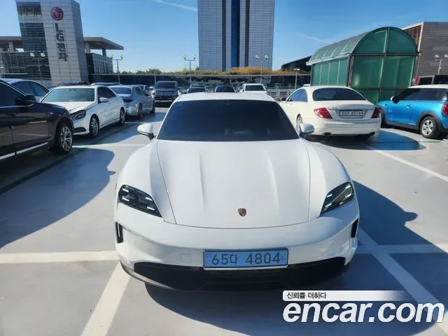 Porsche Taycan Tycan