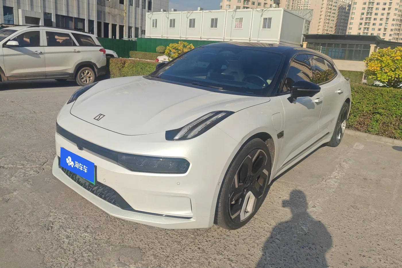 ZEEKR 001