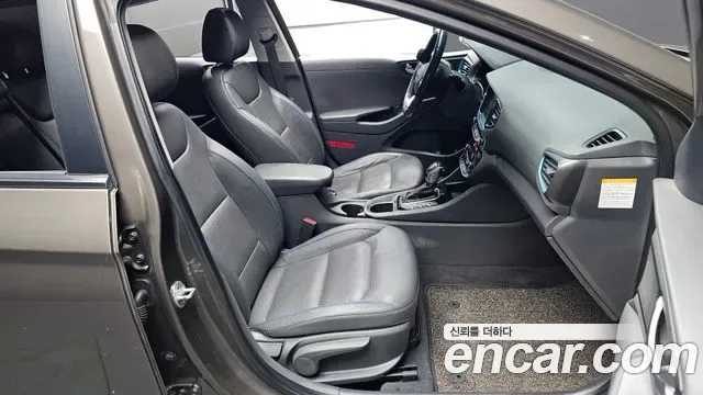 Hyundai Ioniq Ionic Hybrid, 2016 — фото 10