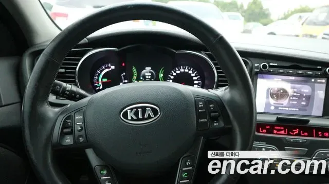 Kia K5 Hybrid, 2012 — фото 16