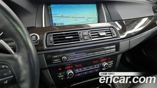 BMW 5-Series F10, 2013 — фото 14