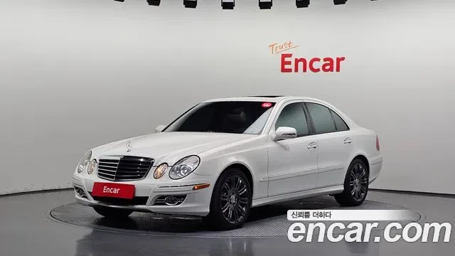 Mercedes-Benz E-Class W211