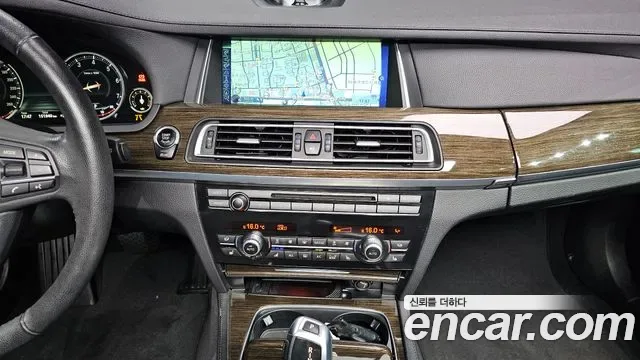 BMW 7-Series F01, 2013 — фото 14
