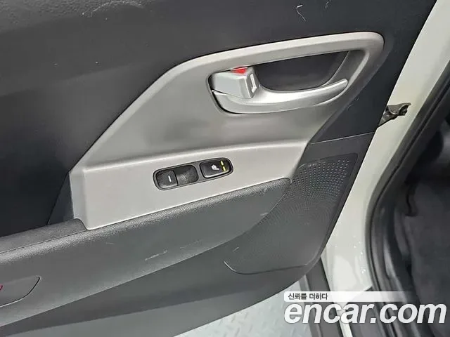 Kia Niro Plus, 2022 — фото 13