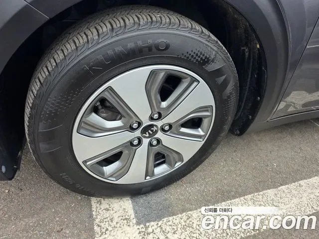 Kia Niro, 2016 — фото 13