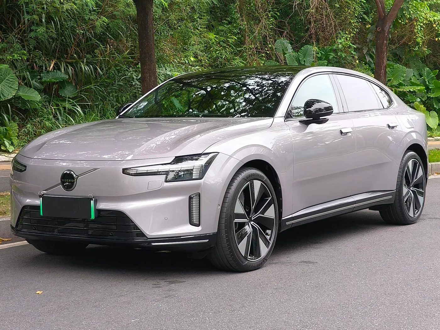 Volvo ES90