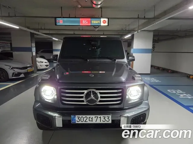 Mercedes-Benz G-Class W465