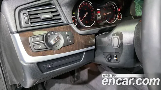 BMW 5-Series F10, 2013 — фото 14