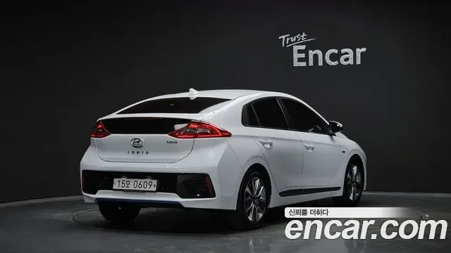 Hyundai Ioniq Ionic Hybrid, 2016 — фото 2