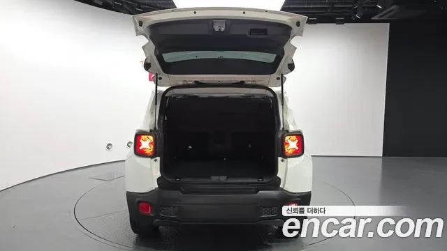 Jeep Renegade, 2022 — фото 20