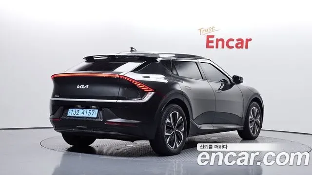 Kia Ev6, 2022 — фото 2