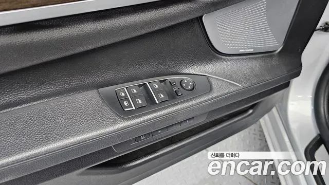 BMW 7-Series F01, 2013 — фото 14