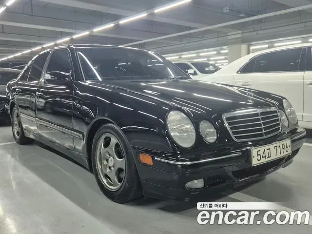 Mercedes-Benz E-Class W210