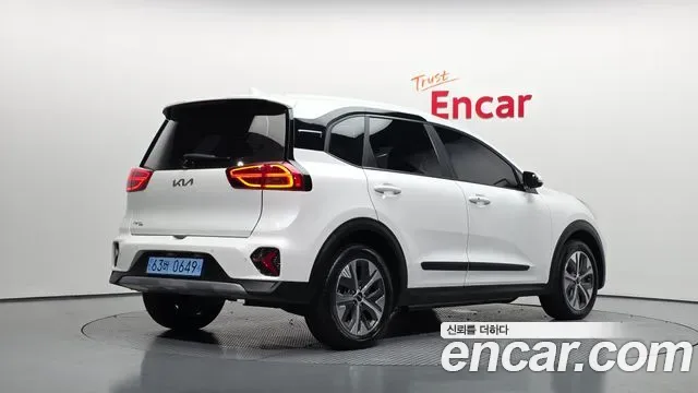 Kia Niro Plus, 2022 — фото 2