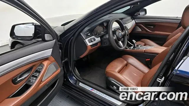 BMW 5-Series F10, 2013 — фото 11