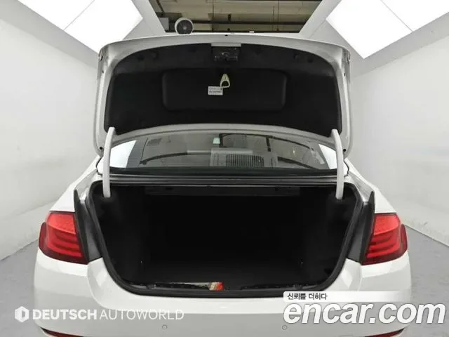 BMW 5-Series F10, 2013 — фото 19