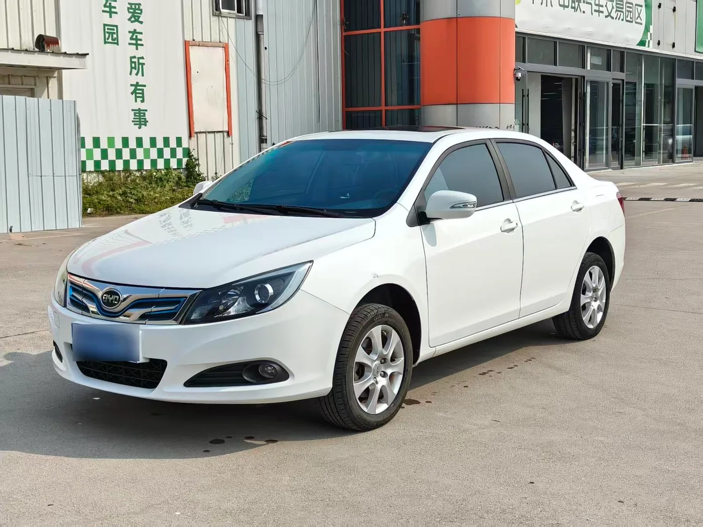 BYD e5