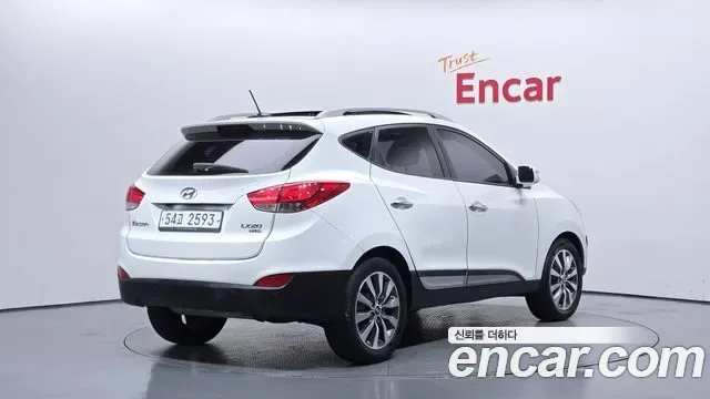 Hyundai Tucson ix, 2012 — фото 2