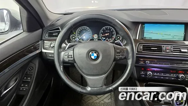 BMW 5-Series F10, 2013 — фото 13