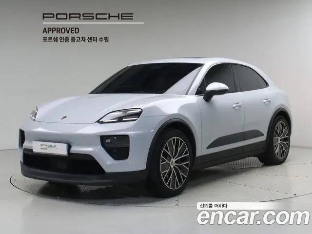 Porsche Macan EV
