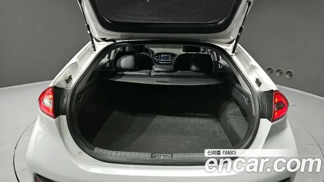 Hyundai Ioniq Ionic Hybrid, 2016 — фото 20