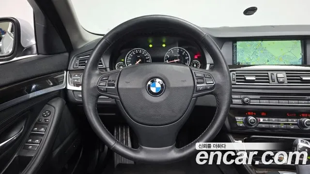 BMW 5-Series F10, 2013 — фото 13