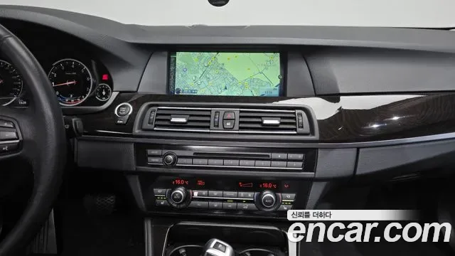 BMW 5-Series F10, 2013 — фото 14