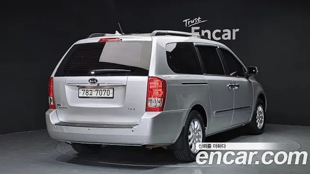 Kia Canival Carnival R, 2011 — фото 2