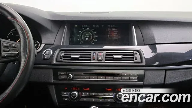 BMW 5-Series F10, 2013 — фото 14