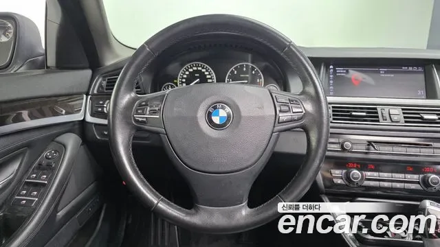 BMW 5-Series F10, 2012 — фото 13