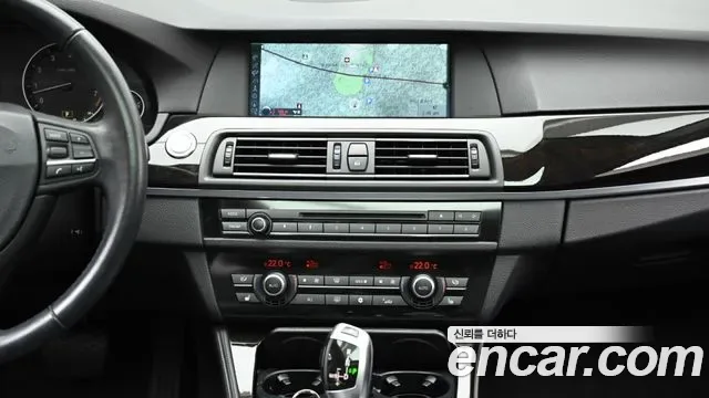 BMW 5-Series F10, 2010 — фото 14