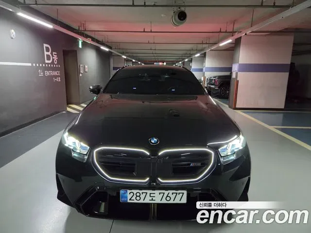 BMW M5 G90
