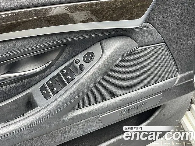 BMW 5-Series F10, 2010 — фото 15